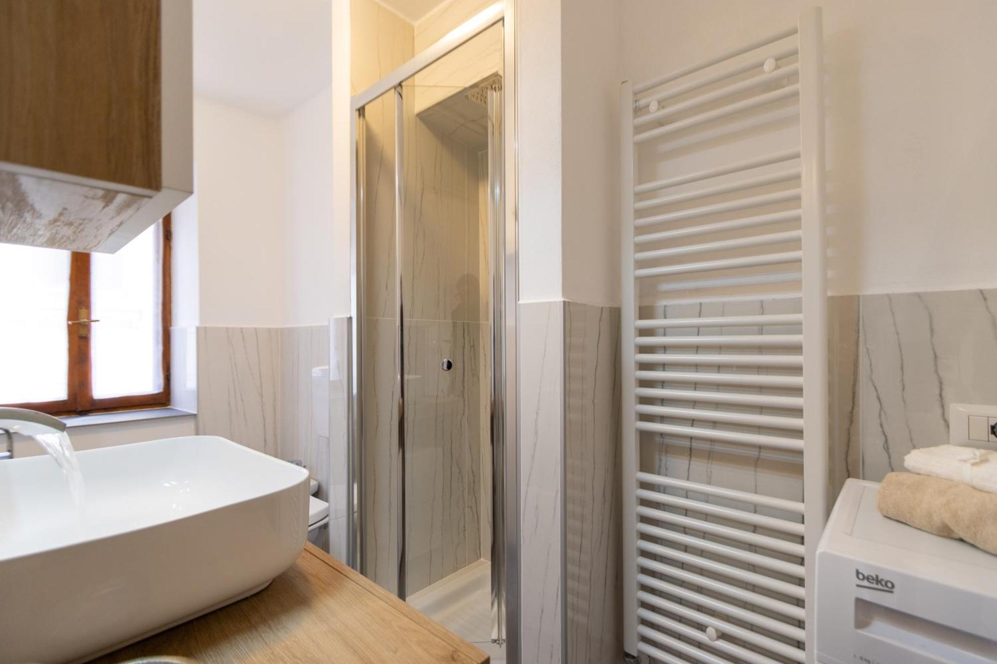 Golden Lake - Luxury Apartment ☆☆☆☆☆ - 100M From The Lake Baveno Exterior photo
